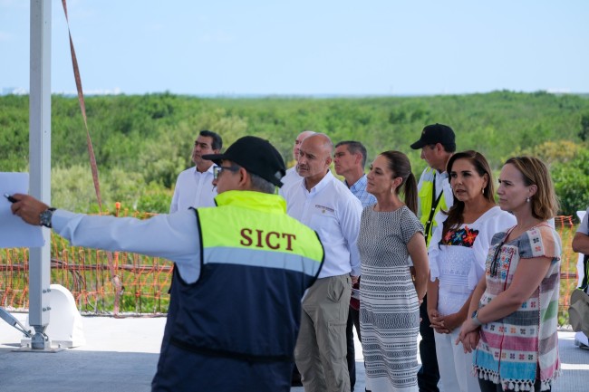 Claudia Sheinbaum supervisa avances del puente Nichupté en Cancún