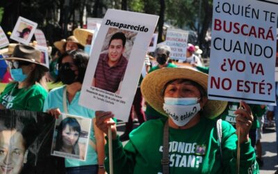 «10 de mayo no es fiesta, es protesta»: Madres buscadoras marchan en CDMX